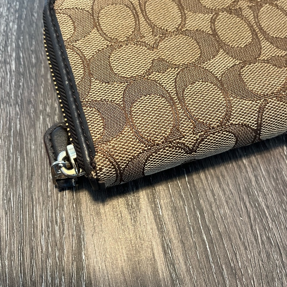 Coach Brown and Tan Wallet - Picture 4 of 10